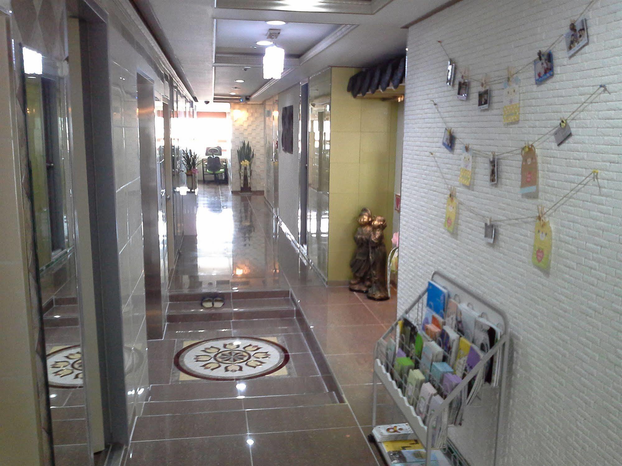 Feliz Guesthouse, Seoul Station Eksteriør billede